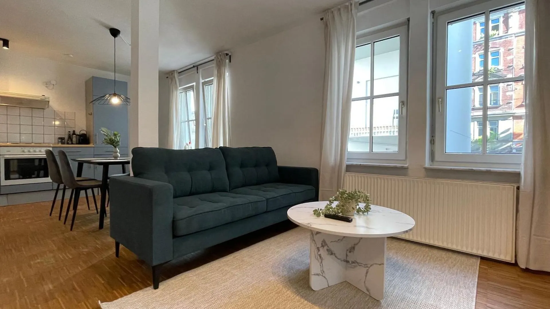 아파트 Zentrales Innenstadt Studio Mit Garage 슈투트가르트