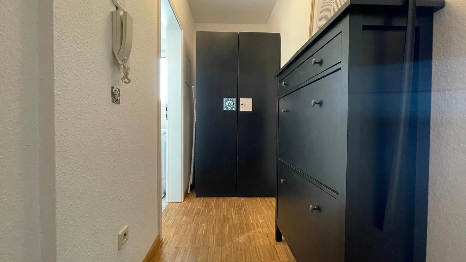 Zentrales Innenstadt Studio Mit Garage 슈투트가르트 아파트